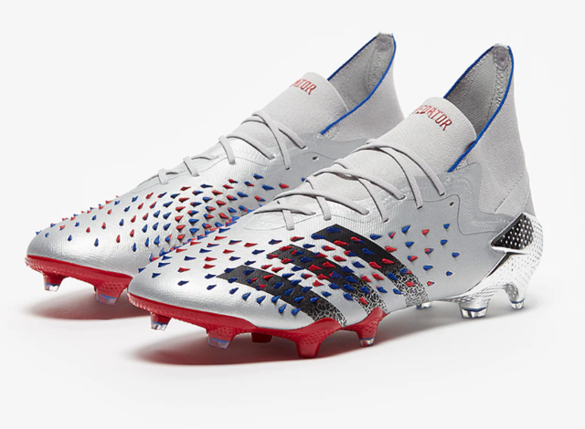 Chuteira Adidas Predator Freak.1 Campo FG "Showpiece"