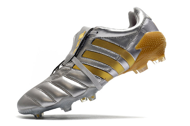 Chuteira Adidas Predator Mania FG - Prata/Dourado