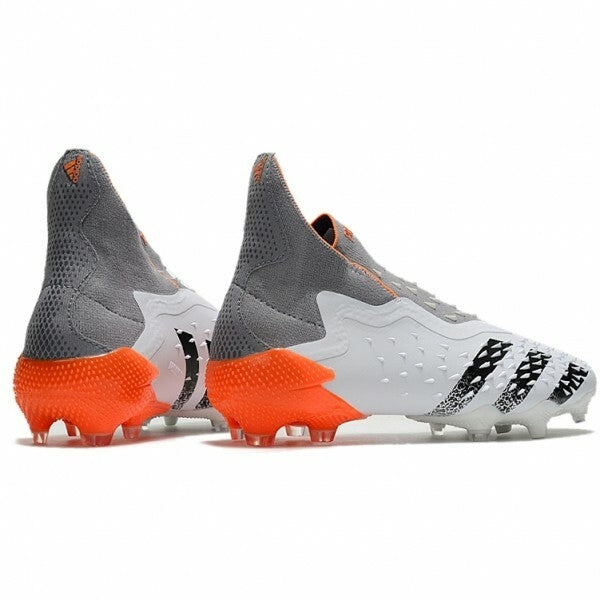 Chuteira Adidas Predator Freak+ Campo FG "White Spark"