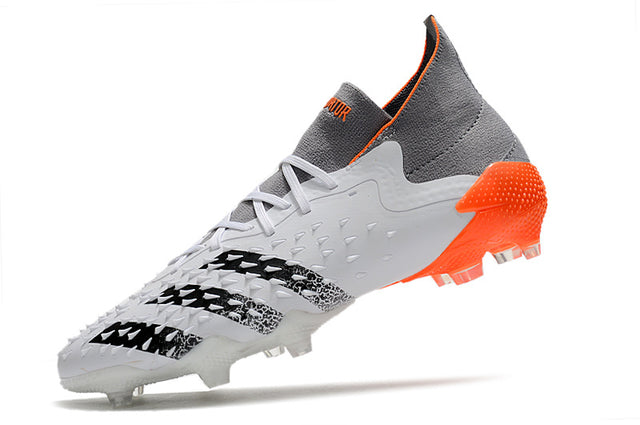 Chuteira Adidas Predator Freak.1 Campo FG "White Spark"