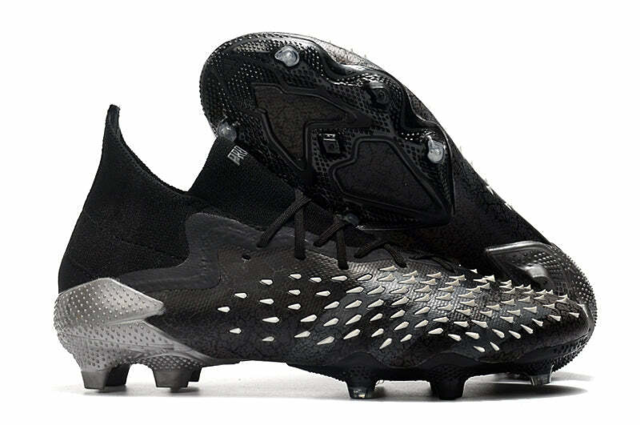 Chuteira Adidas Predator Freak.1 Low Campo FG "Superstealth"