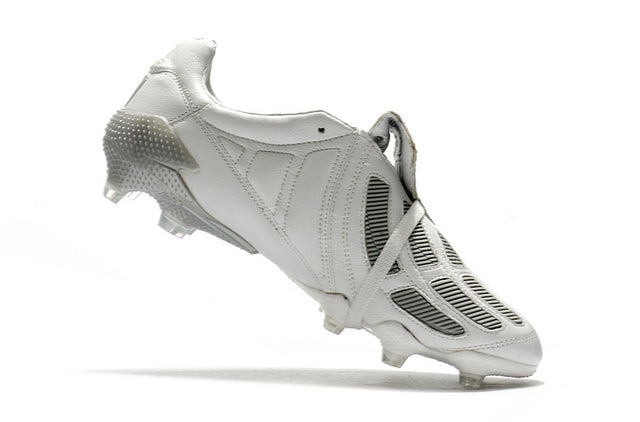 Chuteira Adidas Predator Mania FG - Branco