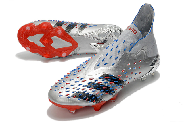 Chuteira Adidas Predator Freak+ Campo FG "Showpiece"