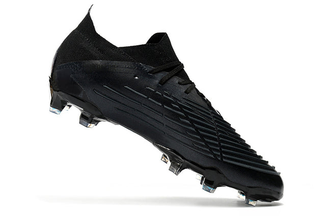 Chuteira Adidas Predator Edge.1 Low Campo FG "Edge Of Darkness"