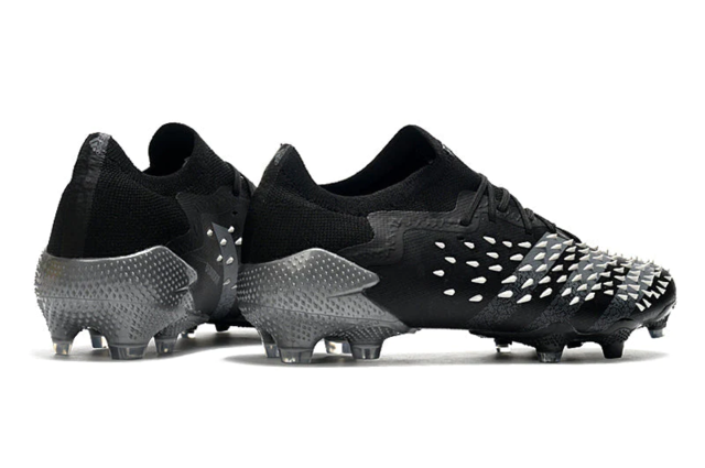 Chuteira Adidas Predator Freak.1 Low Campo FG "Superstealth"