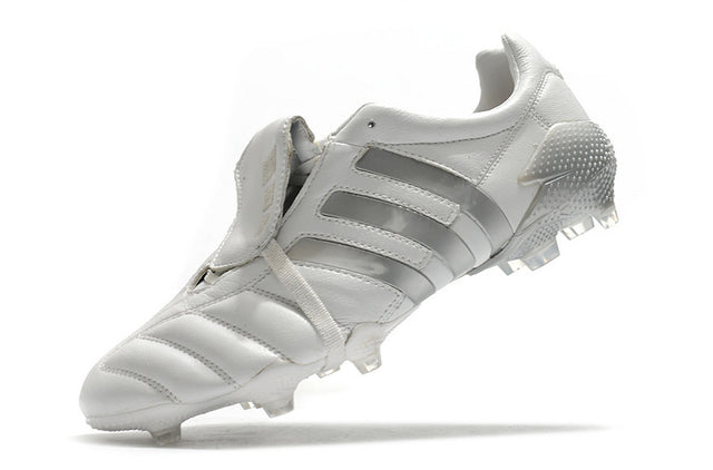 Chuteira Adidas Predator Mania FG - Branco