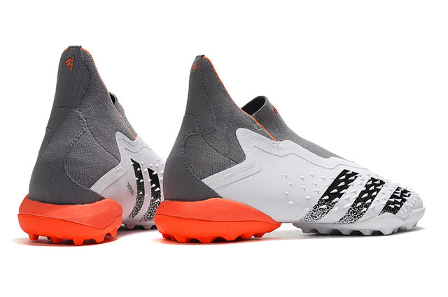 Chuteira Adidas Predator Freak+ Society "White Spark"