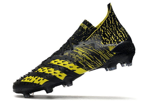 Chuteira Adidas Predator Freak.1 Campo FG - Preto/Amarelo