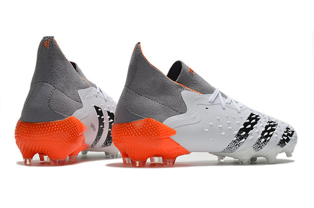 Chuteira Adidas Predator Freak.1 Campo FG "White Spark"