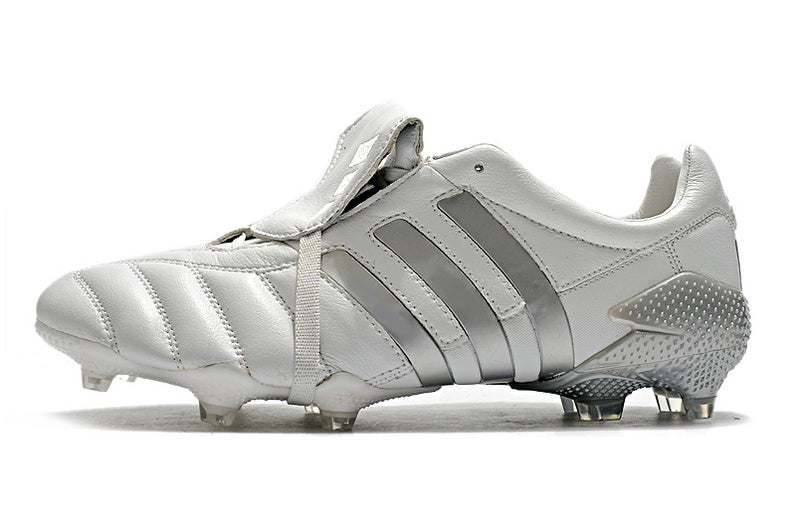 Chuteira Adidas Predator Mania FG - Branco